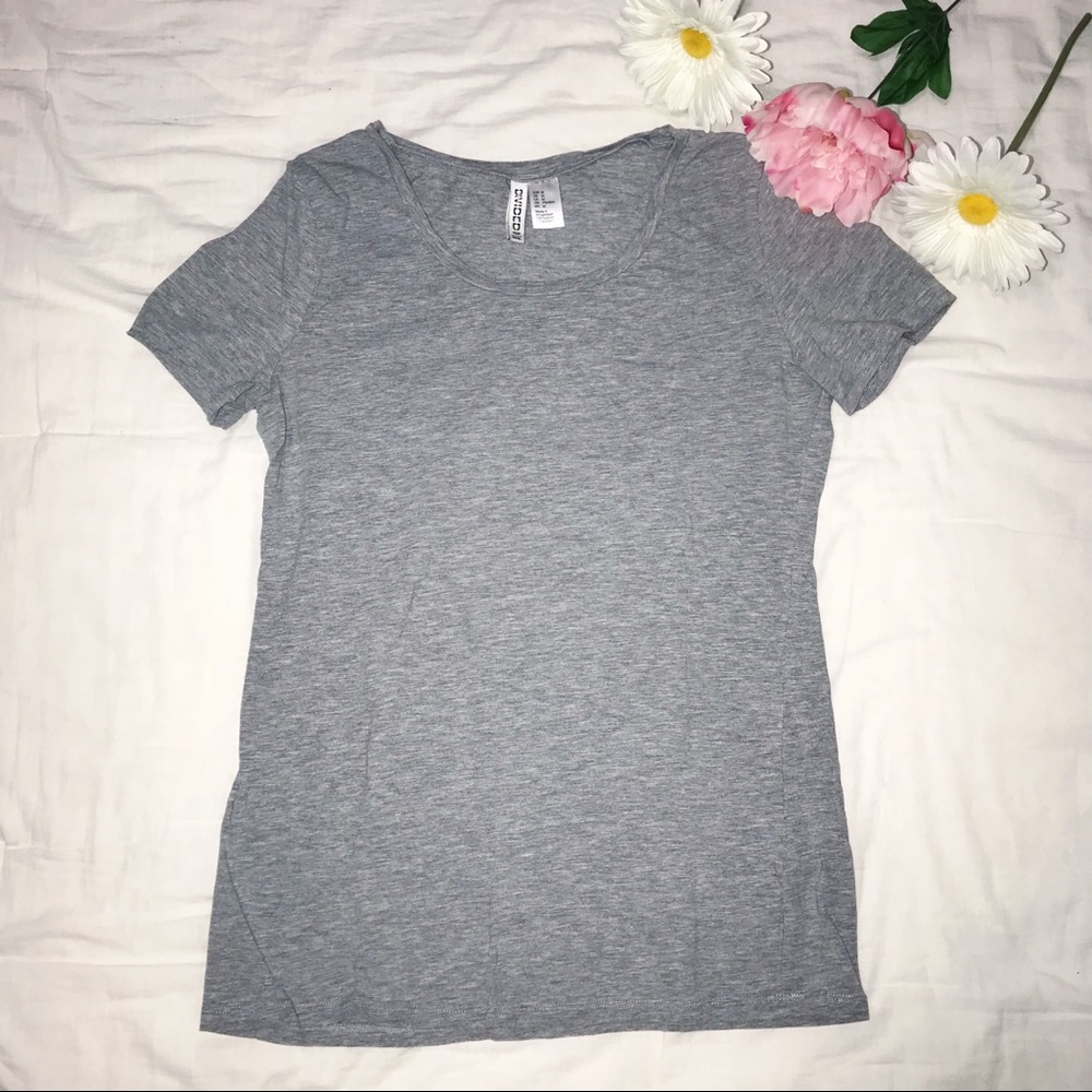 sz MED tight fitting basic tee